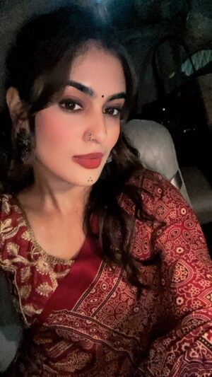 Tanisha Mehta Instagram - Garbe ki raat ko kyun peeche pada hain💥 

#instagood #instalike #instalove #instagram #navratri