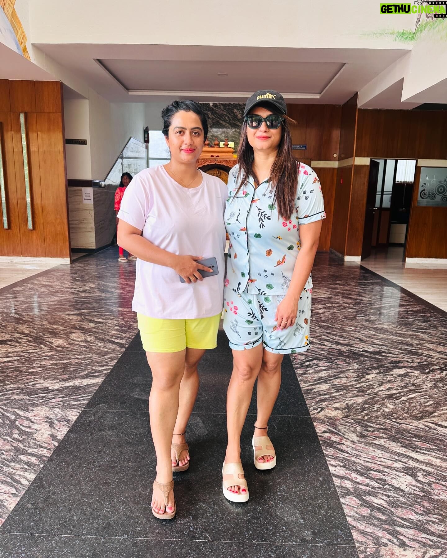Tanisha Kuppanda Instagram - Aww π₯° This beautiful place to hangout with family friends #gardenasiaresort π good place good food and pet friendly with indoor games and pool π₯°π₯° good time spent with my family ππ do check @thegardenasiaresort β€οΈif ur planning for vaccayyy ππ PC: @kbnisha9