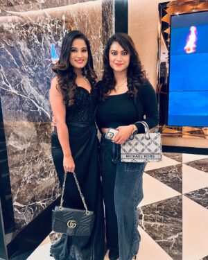 Tanisha Kuppanda Instagram - Clothes mean nothing until someone lives in them

PC : @rk_2328 

#tanisha #tanishakuppanda #kuppanda #kuppandasjewelry #kuppandasproductionhouse #akkabond #biggboss #biggbosskannada #biggbosskannadaseason10 #ladyboss #hennuhuli #tanibaby #benki #rock #fitness #comingsoon