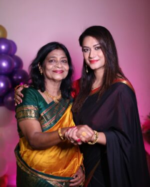 Tanisha Kuppanda Instagram - Amma Amma I love you 🥰 😘 janma poorti ide helta irtini ❤️ I really love you Amma @leelakuppanda 😘 thank you for always being there 🤗 happy Mother’s Day my Leelu 😘😘😘😘