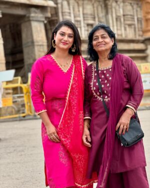 Tanisha Kuppanda Instagram - Amma Amma I love you 🥰 😘 janma poorti ide helta irtini ❤️ I really love you Amma @leelakuppanda 😘 thank you for always being there 🤗 happy Mother’s Day my Leelu 😘😘😘😘