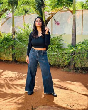 Tanisha Kuppanda Instagram - Clothes mean nothing until someone lives in them

PC : @rk_2328 

#tanisha #tanishakuppanda #kuppanda #kuppandasjewelry #kuppandasproductionhouse #akkabond #biggboss #biggbosskannada #biggbosskannadaseason10 #ladyboss #hennuhuli #tanibaby #benki #rock #fitness #comingsoon