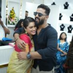 Tanisha Kuppanda Instagram – KUPPANDAS JEWELLERY’S 
 ಬಿಗ್ ಬಾಸ್ ಮನೆಯಲ್ಲಿ ತನಿಶಾ ತನ್ನ ಕನಸಿನ ಬಗ್ಗೆ  ಬಹಳ ಉತ್ಸುಕಳಾಗಿ ಹೇಳುತ್ತಿದ್ದಾಗ ಆಲಿಸಿದ್ದೆ

ಇಂದು ಗೆಳತಿ ತನಿಶಾಳ ಕನಸು ನನಸಾಗಿದೆ 

ನಿನ್ನ ಮುಂದಿನ  ಎಲ್ಲಾ ಕೆಲಸಗಳು ಯಶಸ್ವಿಯಾಗಲಿ ಎಂದು ಪ್ರೀತಿಯಿಂದ ಆಶಿಸುವೆ