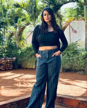 Tanisha Kuppanda Instagram - Clothes mean nothing until someone lives in them

PC : @rk_2328 

#tanisha #tanishakuppanda #kuppanda #kuppandasjewelry #kuppandasproductionhouse #akkabond #biggboss #biggbosskannada #biggbosskannadaseason10 #ladyboss #hennuhuli #tanibaby #benki #rock #fitness #comingsoon