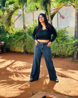 Tanisha Kuppanda Instagram - Clothes mean nothing until someone lives in them

PC : @rk_2328 

#tanisha #tanishakuppanda #kuppanda #kuppandasjewelry #kuppandasproductionhouse #akkabond #biggboss #biggbosskannada #biggbosskannadaseason10 #ladyboss #hennuhuli #tanibaby #benki #rock #fitness #comingsoon