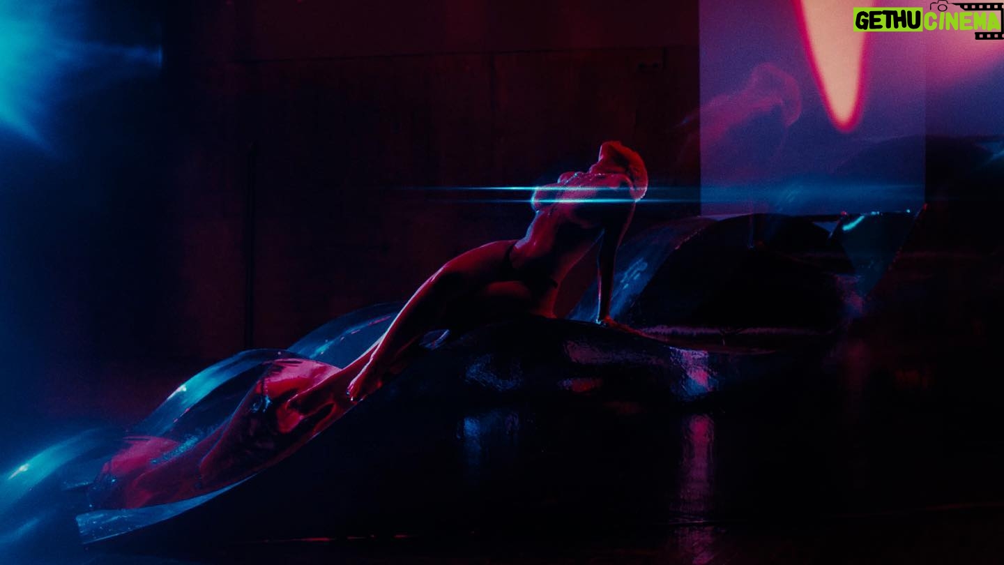 Tanu Muino Instagram - DOJA CAT - ATTENTION @dojacat you are so incredible and real. I got in loved with the song from the 1st time, rap is back! Congratulation on a new chapter. Can’t wait to hear the new album. @brettalannelson you are the beast, incredible vision. Thank you for trusting me. @samhoustonishere finally we got work together, hope it only the one of many more. Thank you. @gatosamerican - thank you Alejandro-Roberto for always having my back and make it al happened. @frankborin x @ivannaborin - love you guys, nothing is impossible with you. Forever more! @nikitakkkuz my forever partner in crime. LOVE @carlosfontclos you are simply the best!!! @nightwindow my friend and support on set forever and ever. Maybe we should become a duo someday))) Big LOVE to all the team who was working hard to make it all happened: Director: @tanumuino Producer: @gatosamerican Label Producer: @samhoustonishere Creative Director & Style: @brettalannelson Production Company:@underwondercontent Exec Producers: @frankborin x @ivannaborin Director of Photography: @nikitakkkuz Editor: @carlosfontclos Colorist: @josephbicknell @company_3 Production Designer: @nightwindow Producer Manager: Briana Goldberg 1st AD: @the_nomadx Director’s Rep: @hart_represents hart_represents Special VFX makeup: @worshipmina Make up: @ernestocasillas Nails: @sacciadidthat Hair: @jstayready_ Extras stylist: @mstr_of_disguise Movement choreographer: @monikafelicesmith VFX: @tiltvfx VFX: @romafx Additional vfx : @frender Additional VFX superior: @maxcolt Beautywork: @DIGITALBEAUTYWORK Post Finishing Online: @digitalsword Post Producer: Miguel Garcia Gaffer: Scott Moody Key Grip: Charles Lens Label: @rcarecords