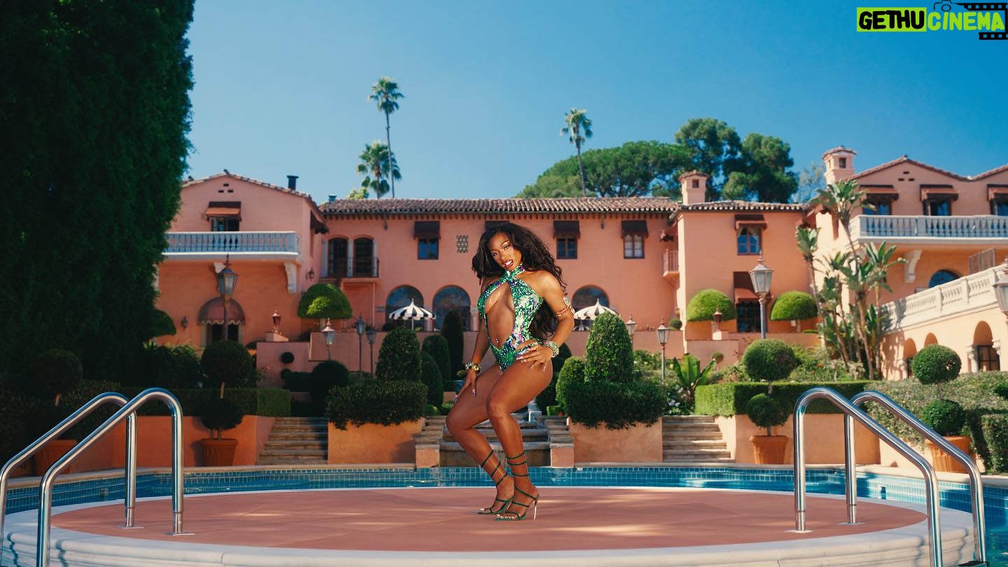 Tanu Muino Instagram - @iamcardib x @theestallion - BONGOES I want to say THANK YOU to all the big team that was involved! @iamcardib you are my favorite! Always killing it! @theestallion collaborating with you has been an incredible experience! @kxreemjxhnsxn and @sthuby Thank you for having me! <3 @gatosamericana - you made it all happen! FOR REAL! Thank you for always putting the vision first! Please, always pick up the phone!))))) @kollincarter OMG! You are ultimate king the of style! @itsbankhead forever the best! GOAT! @nightwindow doing impossible, always! Can we make everything in chrome? LOVE U @vinniehobbs thank you so much for your hard work! @nikitakkkuz Forever <3 @josephbicknell Always making it look sick!!! @haitianev thank you for making it all happen in this 3 crazy days. @frankborin @ivannaborin I LOVE YOU to the moon and back Director: @tanumuino Commissioner: @kxreemjxhnsxn Producer: @gatosamericana Production Company: @underwondercontent Executive producer: @frankborin x @ivannaborin SVP / Marketing: @sthuby VP / Video Production: Lily Thrall Stylist: @kollincarter DOP: @nikitakkkuz Production Designer: @nightwindow Choreographer: @itsbankhead Director’s Rep: @hart_represents Colorist: @josephbicknell @company_3 Editor: @vinniehobbs VFX: @tiltvfx VFX: @romafx Additional VFX: @frender @maxcoltt Beauty: @digitalbeautywork Post Production - @digitalsword_ Post Supervisor - @miggymansions Post Supervisor - @joanpabon_ Assistant Editor: @comakev Management Cardi B: Manager: Shawn Holiday Manager: Patientce Foster Management Megan Thee Stallion: Manager: Travis Farris Management: Mike Brinkley Management: Nikkita Thompson 1st AD: @haitianev 2nd AD: Francis Alba