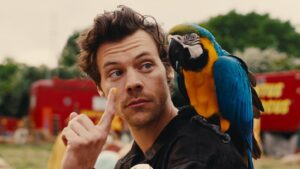 Tanu Muino Instagram - @harrystyles - Daylight 
Harry, nothing you can’t do. Flying, joggling, riding bikes and horse’s, walking on the rope, dancing (my favorite), and I just can only image what else you can )
Its so amazing to create a video on a music thats is in your favorites. Thank you for having me H, Love!
Thank you - amazing big team, who made it in one crazy daylight! 
Director: @tanumuino
Creative Director: @mollyjane_x
DOP: @nikitakkkuz 
Label: @columbiarecords
Commissioner: @bryanyounce
Production Company: @underwondercontent
Producer: @mauriziovontrapp
Exec Prod: @frankborin @ivannaborin Matthew Fone 
Service Co: @riffrafffilms
Production Designer: @nightwindow
Choreographer: @hollytblakey 
Artist Stylist: @harry_lambert
Editor: @carlosfontclos
VFX: @tiltvfx @romafx
Colorist: @josephbicknell @company_
1st AC:  @samrawlings110
2nd AC: Ben Casciello-Rogers
2nd AC:  @williamcrafts
Camera Trainee: Grace Pogonoski 
Ronin Technician: Joe Redman
DIT: @davisdaviskristin
1st AD: @jailusser
2nd AD: @niomiemmacollins
3rd AD: @conorj_oyce
Runner: Liam Offord 
Runner: Milo Manolson
Runner: @__maddysmith
Runner: @sophiakawyani
Location Manager: @mrwaterhouse
Location Assistant: Andrew Conteh  Location Assistant: Lewis Chandler
Key Grip: @tomjrnorth
Crane Grip: Billy Smith
Crane Grip: Aaron McDonaugh 
Head Crane Tech: Tim Dean
Crane Tech: Daniel Huddy
Gaffer: @elliot_be
Electrician: Paul Rowe
Electrician: Paul Hill
Electrician: Max Halstead
Electrician: Sedge Wick
Electrician: Sam Alberg
Electrician: Matt Markham
Lighting Rigger: Joe O’Brian
Lighting Rigger: Danny Grove
Art Director: @jamesmid
Prop Assistant: @gracesnellock
Art Assistant: @addles
Art Assistant: @phoebe__
Art Assistant: Jack Evill 
Art Assistant: @karen.hettey
Art Assistant: Melis Oyzoyn 
Scenic Artist: @melissawickhampaints
Costume Designer: @spencerhorne1
Assistant Wardrobe: @callump91
Assistant Wardrobe: @CEeej
Assistant Wardrobe: Louise Byford 
Assistant Wardrobe: Sabrina Picci
Sound Op: @simon_haggis_sound
Sound Assistant: Declan Chew
Makeup Artist: @georgiahopemakeup
Makeup Assistant: @martinaderosa_mua
Makeup Assistant: @shanimushington
Makeup Assistant: @coco.hirani
Hair Stylist: @oskarperahair