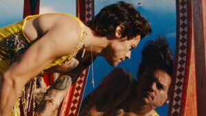 Tanu Muino Instagram - @harrystyles - Daylight 
Harry, nothing you can’t do. Flying, joggling, riding bikes and horse’s, walking on the rope, dancing (my favorite), and I just can only image what else you can )
Its so amazing to create a video on a music thats is in your favorites. Thank you for having me H, Love!
Thank you - amazing big team, who made it in one crazy daylight! 
Director: @tanumuino
Creative Director: @mollyjane_x
DOP: @nikitakkkuz 
Label: @columbiarecords
Commissioner: @bryanyounce
Production Company: @underwondercontent
Producer: @mauriziovontrapp
Exec Prod: @frankborin @ivannaborin Matthew Fone 
Service Co: @riffrafffilms
Production Designer: @nightwindow
Choreographer: @hollytblakey 
Artist Stylist: @harry_lambert
Editor: @carlosfontclos
VFX: @tiltvfx @romafx
Colorist: @josephbicknell @company_
1st AC:  @samrawlings110
2nd AC: Ben Casciello-Rogers
2nd AC:  @williamcrafts
Camera Trainee: Grace Pogonoski 
Ronin Technician: Joe Redman
DIT: @davisdaviskristin
1st AD: @jailusser
2nd AD: @niomiemmacollins
3rd AD: @conorj_oyce
Runner: Liam Offord 
Runner: Milo Manolson
Runner: @__maddysmith
Runner: @sophiakawyani
Location Manager: @mrwaterhouse
Location Assistant: Andrew Conteh  Location Assistant: Lewis Chandler
Key Grip: @tomjrnorth
Crane Grip: Billy Smith
Crane Grip: Aaron McDonaugh 
Head Crane Tech: Tim Dean
Crane Tech: Daniel Huddy
Gaffer: @elliot_be
Electrician: Paul Rowe
Electrician: Paul Hill
Electrician: Max Halstead
Electrician: Sedge Wick
Electrician: Sam Alberg
Electrician: Matt Markham
Lighting Rigger: Joe O’Brian
Lighting Rigger: Danny Grove
Art Director: @jamesmid
Prop Assistant: @gracesnellock
Art Assistant: @addles
Art Assistant: @phoebe__
Art Assistant: Jack Evill 
Art Assistant: @karen.hettey
Art Assistant: Melis Oyzoyn 
Scenic Artist: @melissawickhampaints
Costume Designer: @spencerhorne1
Assistant Wardrobe: @callump91
Assistant Wardrobe: @CEeej
Assistant Wardrobe: Louise Byford 
Assistant Wardrobe: Sabrina Picci
Sound Op: @simon_haggis_sound
Sound Assistant: Declan Chew
Makeup Artist: @georgiahopemakeup
Makeup Assistant: @martinaderosa_mua
Makeup Assistant: @shanimushington
Makeup Assistant: @coco.hirani
Hair Stylist: @oskarperahair