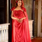 Tanvi Thakkar Instagram - Obsessed ❤️ Wearing @aahava_couture Styled by @styleitupbyaashna Clicked by @yash_bhatwal_photography Makeup @falgunikapasi_mua Location @sofitelmumbaibkc #tanvithakker #heeramandi
