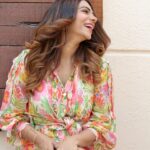 Tanvi Thakkar Instagram - Happiness First ! Wearing @the_dramebaaz_company Shot by @yash_bhatwal_photography Makeup @makeupbydishadoshi Hair @varshahingu11 Location @famegarden_prive Location PR @kadecommunications