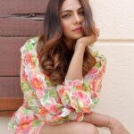 Tanvi Thakkar Instagram - Happiness First ! Wearing @the_dramebaaz_company Shot by @yash_bhatwal_photography Makeup @makeupbydishadoshi Hair @varshahingu11 Location @famegarden_prive Location PR @kadecommunications
