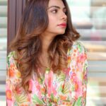 Tanvi Thakkar Instagram - Happiness First ! Wearing @the_dramebaaz_company Shot by @yash_bhatwal_photography Makeup @makeupbydishadoshi Hair @varshahingu11 Location @famegarden_prive Location PR @kadecommunications