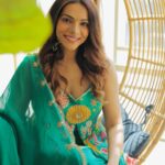 Tanvi Thakkar Instagram - Kinney Kinni 🎵🎵 Shot by @yash_bhatwal_photography Wearing @sshilpasamriya PR @viralmantra Makeup @falgunikapasi_mua Location @baliboo.official #tanvithakker #kinnikinni #punjabisuits