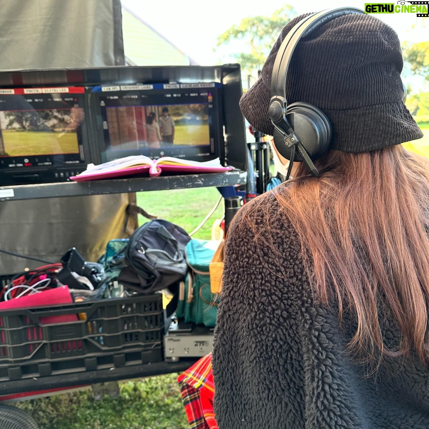 Tanya Hennessy Instagram - If you haven’t watched JONES FAMILY CHRISTMAS on @stanaustralia you’re missing out . @ladyheathermitchell & @maxsmckenna are stand outs in this film! And I play Fanny an over sexed member of the book club who can’t read but watched the movie. I loved this experience! @missshlog you nailed it! @john_2_jons I can’t tell you how much I love being in scenes with Marg Downey. Was out of body. I watched her over and over as a kid on tv. So that was surreal