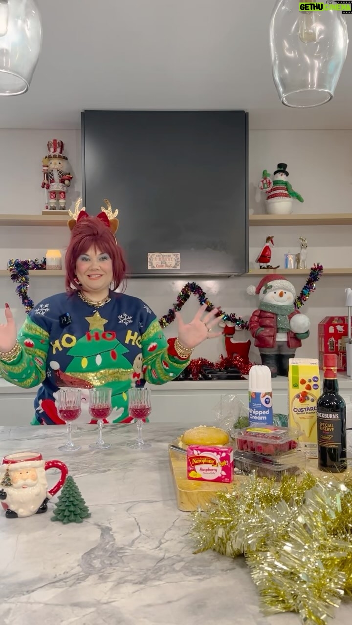 Tanya Hennessy Instagram - Here’s episode 3 of Tracey’s Treats Christmas Special