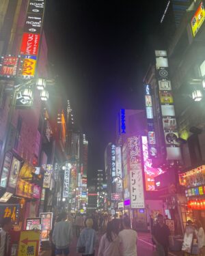 Tara Holt Instagram - Japan 🇯🇵