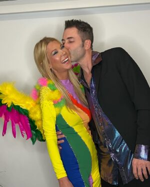 Tara Reid Instagram - What a great Halloween!!! 🎃👻🧡 I hope everyone had a great one too!!! 🌈😇 makeup and photos by @itsafilmphoto costume by @forthestarsfashionhouse #halloween #love