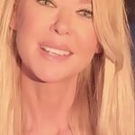 Tara Reid Instagram - To all my amazing fans. 😘💜