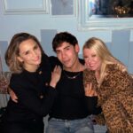 Tara Reid Instagram - There’s nothing like spending time with my family. Love these guys and thank you @matthewpaulmurray for all the beautiful makeup you do 💜🐱🐱🐱💄💋. @rosariodawson @rachaelleighcook