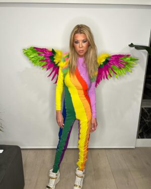 Tara Reid Instagram - What a great Halloween!!! 🎃👻🧡 I hope everyone had a great one too!!! 🌈😇 makeup and photos by @itsafilmphoto costume by @forthestarsfashionhouse #halloween #love