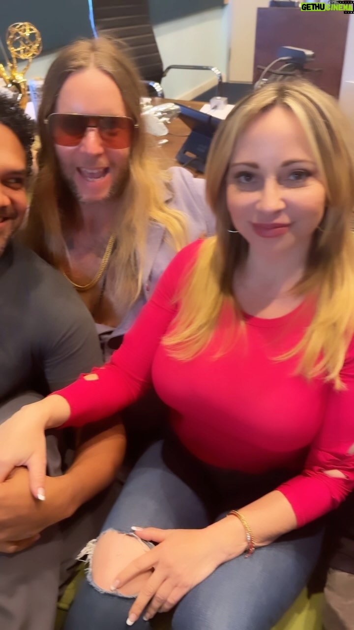 Tara Strong Instagram - #happyvalentinesday from #TeenTitansGo ❤️🩷💙💚💜 @scottmenville @kharypayton @gregcipes @samregister @warnerbrosanimation @cartoonnetworkofficial