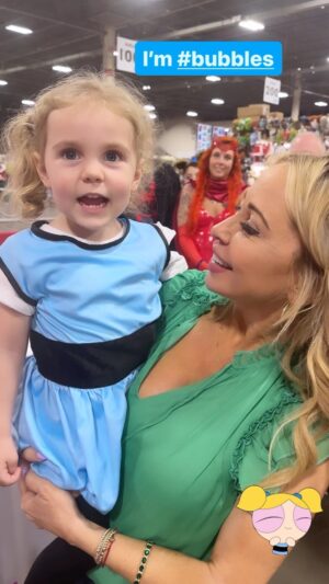 Tara Strong Instagram - #prettiestgirlattheparty 💙💙 @motcitycomiccon