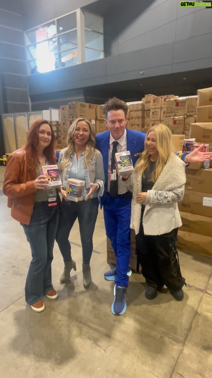 Tara Strong Instagram - What Fun backstage with @powerpuffgirls no words !!! Pure fun ! @tarastrong @originalfunko