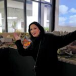 Tarja Turunen Instagram - It has become a tradition for me to visit Gallery Santovka shopping in Olomouc during my Christmas tours. Its nativity scene is pretty impressive and this time I added a miniature of @brucedickinsonhq to there!!! ♥️🤟🏻There is a little “me” as well singing on the main square of Olomouc city. It was also lovely to meet up with my fans. Tonight I will sing for you Olomouc!!! ♥️ @santovkaolomouc Pictures by George @pragokoncert.cz