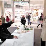 Tarja Turunen Instagram - It has become a tradition for me to visit Gallery Santovka shopping in Olomouc during my Christmas tours. Its nativity scene is pretty impressive and this time I added a miniature of @brucedickinsonhq to there!!! ♥️🤟🏻There is a little “me” as well singing on the main square of Olomouc city. It was also lovely to meet up with my fans. Tonight I will sing for you Olomouc!!! ♥️ @santovkaolomouc Pictures by George @pragokoncert.cz