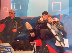 Tatiana Gevorkyan Instagram - Ровно 25 лет назад стартовало вещание MTV Россия. 
Классно, что MTV было в нашей с вами жизни. И очень хорошо, что его уже нет. 
Если бы я была владельцем бренда, я бы устроила глобальное репозиционирование и создала новую экосистему на базе столь узнаваемого во всём мире товарного знака. Но я в своё время отказалась от возможности стать, как минимум, акционером (это отдельная история, которую знают лишь пара близких друзей), поэтому могу теперь разве что фантазировать на тему упущенных брендом возможностей.
Было весело, но сейчас намного интереснее. 
Спасибо, MTV-Россия, за то, что у нескольких поколений сегодня тепло загораются глаза от воспоминаний!