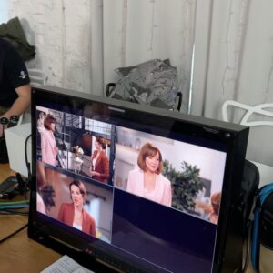 Tatiana Gevorkyan Instagram - Какие хорошие новости!
Новый сезон проекта «Скажи, подруга» стартовал буквально неделю назад на @tv_domashniy и уже показал крутые рейтинги. Сегодня выходит новый выпуск, в котором развернется битва между моногамной и полигамной стратегиями отношений. 
Как думаете, кто победит?

———————————————
Style  @aartamon 
Outfit @likeyana 
Makeup @sara_sher212 
Hair @svetlyachchok