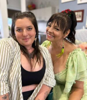 Tatiana Merino Instagram - Navidad 2023 junto a mis bellos nietos Bastian y Lunita
Con mi hijo Cameron que vino de Gold Coast con Macarena.
💕🎄💕🇦🇺