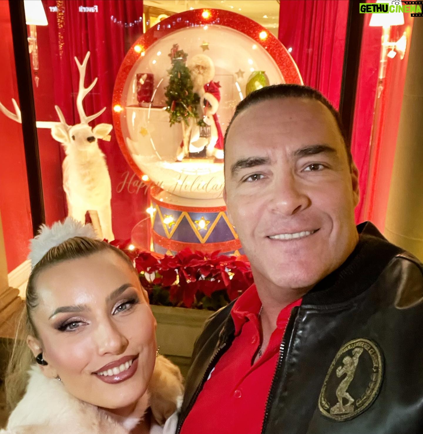 Tatiana Neva - 448 Likes - Merry Christmas to everyone from my sweet handsome boyfriend @realalexnevsky and I ! Hope you all had a jolly good celebration ✨🎊🎉🎊🎉🎊🎉🎊✨ 🎄🎁🎅🏻🥳
#merrychristmas