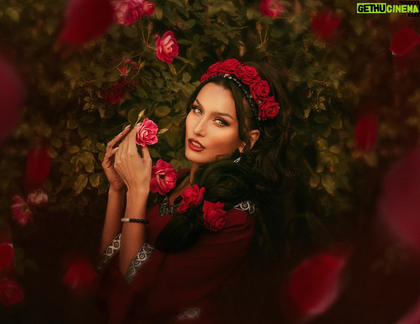 Tatiana Neva - 301 Likes - Let the magic flow through you … be the channel for the divine source…. Be the vessel of love and beauty…
Model: @tatiananevaofficial
Photo/edit by @legendofsachi
Makeup/hair/styling by @qpqstudio
#tatiananeva #model #actress #actionactress #fashionmodel #modeling #art #muse #rose #roses ##df #divinefeminine #divinefemininehealing #divinefeminineenergy #divinefemininesupportgroup #divinefemininejourney #divinefininerisimg #divinefeminineoracle #divinefeminineawakening #divinefemininepower #divinefeminineart #divinefemininewoman #divinefemininewomen