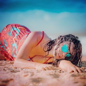 Tatiana Instagram - J’ai une question #tatiana #تاتياناحبشي @tatianahabchyofficial @tatianaactress #sunshine ❤️ @kalamodaphotography #feelings