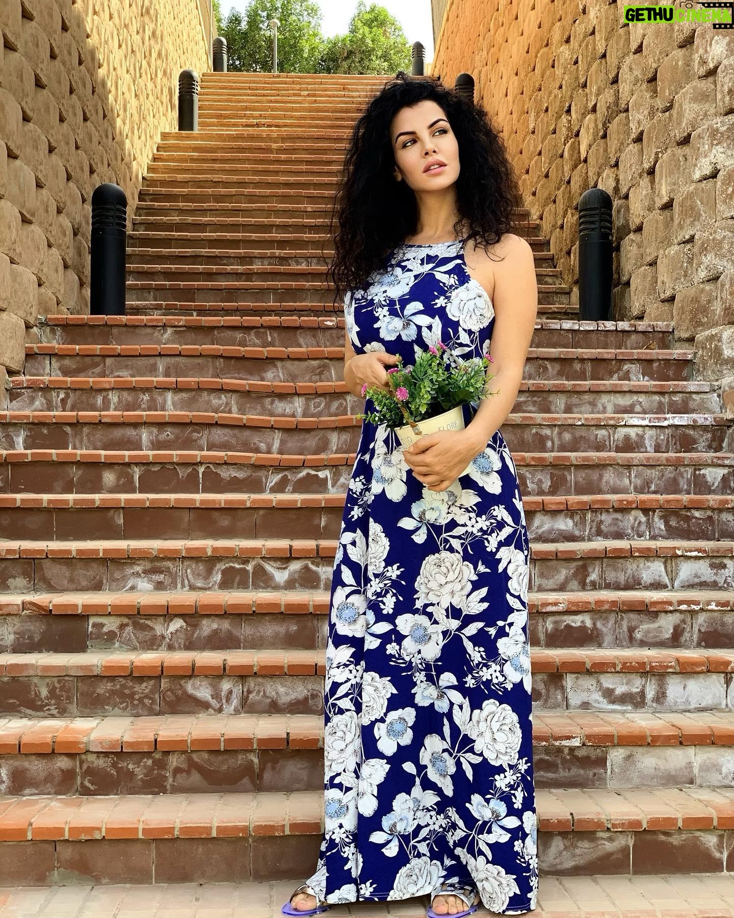 Tatiana - 647 Likes - The #past has no #power over the #present moment #tatiana #تاتياناحبشي