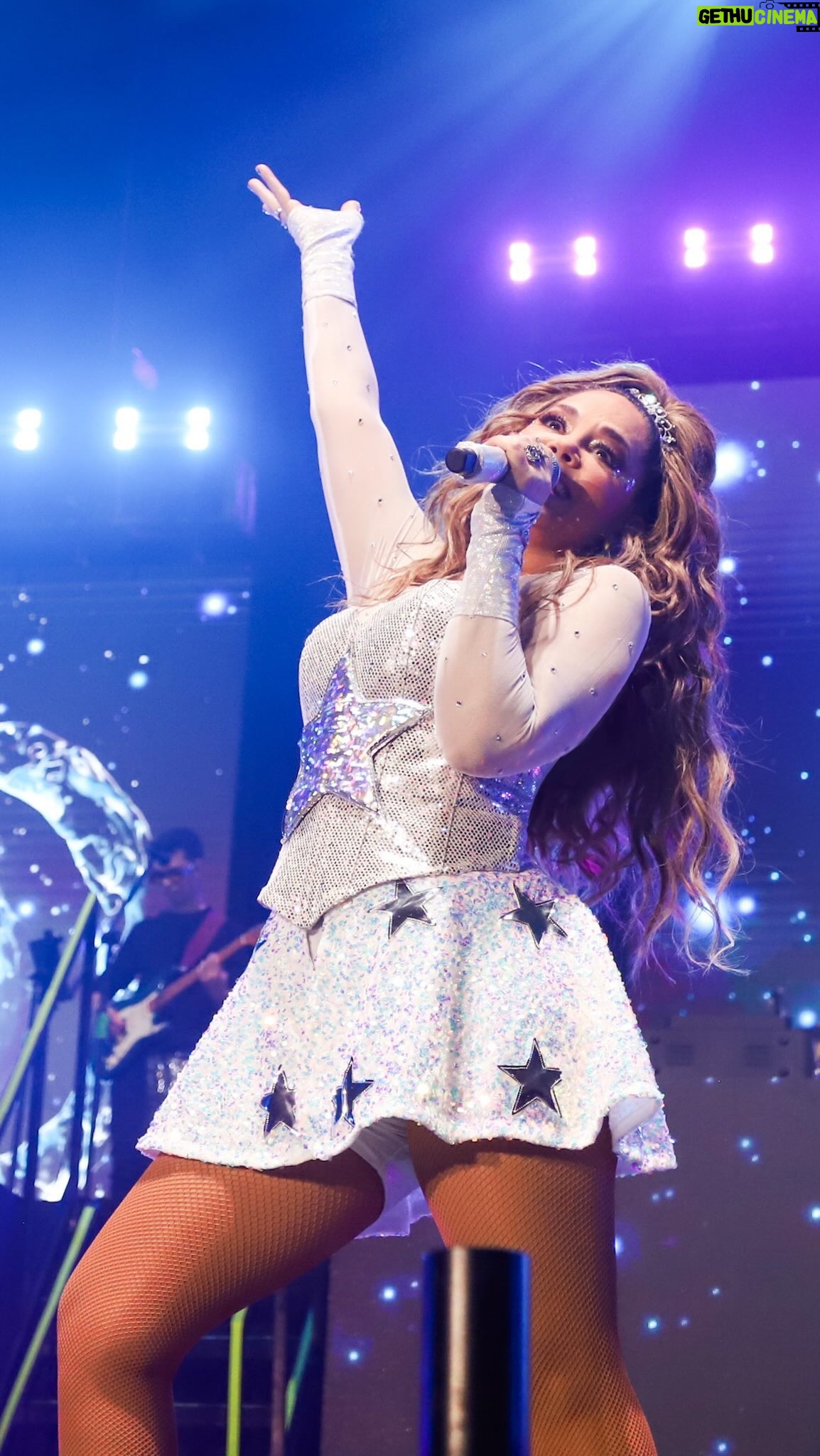 Tatiana Instagram - Estas son nuestras 5 canciones favoritas de @oficial.tatiana 💖 Ven a revivir tu infancia con todos los éxitos de la Reina de los Niños. 🌟🎉 ¡Te esperamos el 27 de abril!