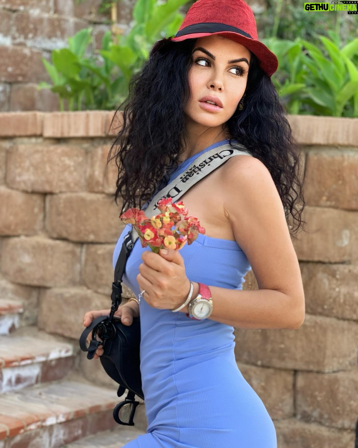 Tatiana - 752 Likes - #delayed is preferable to never #blue #tatiana #تاتياناحبشي #downtown