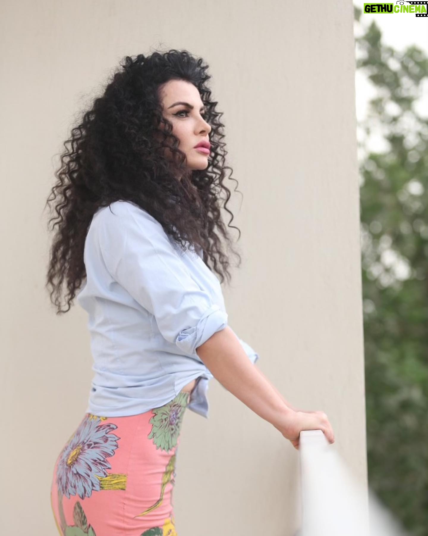 Tatiana - 1K Likes - Every #great dream begins with a #dreamer
