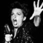 Tatiana Astengo Instagram - * El universo de la música 🎵 * Se inicia temporada de sopas y cremas * Trabajando, investigando, inspirándome * Explantada y feliz * Comiendo y feliz * Lo que se viene…