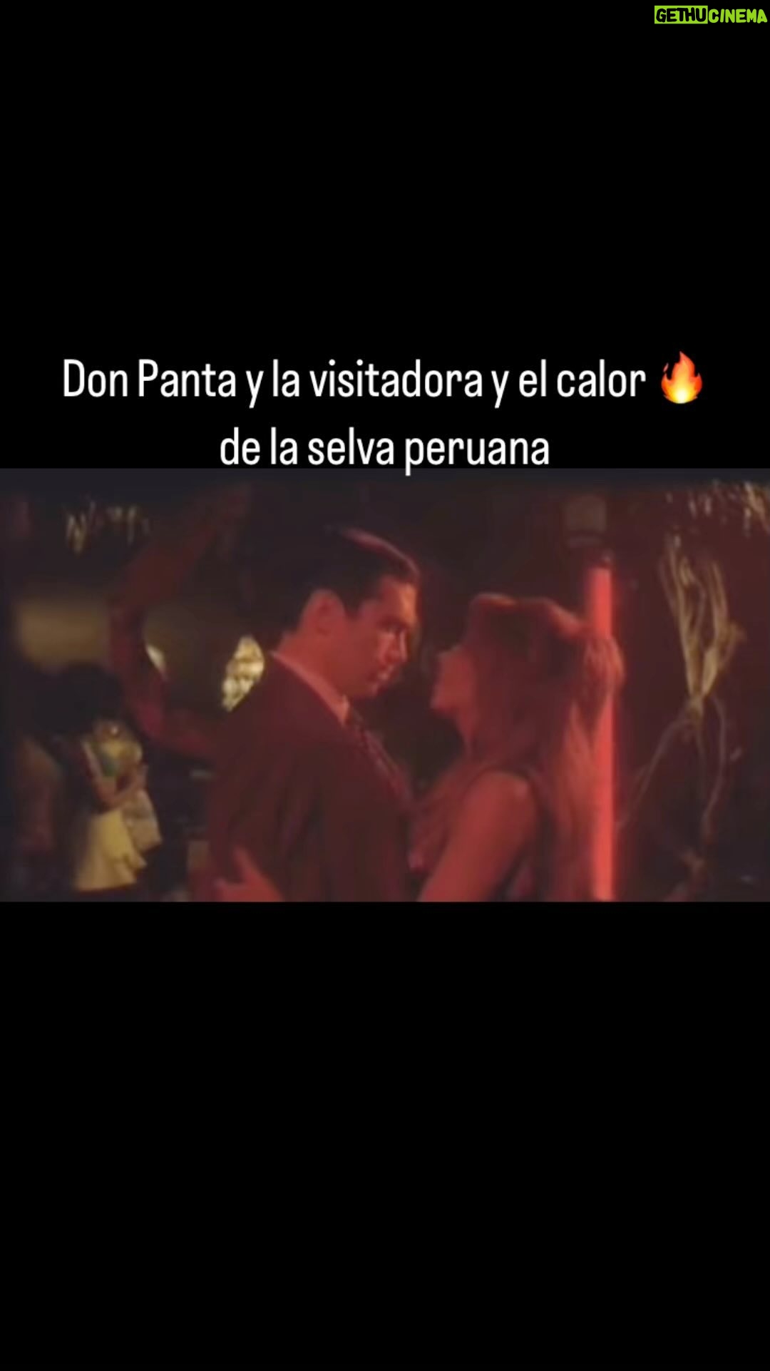 Tatiana Astengo Instagram - Pocos saben que la película Pantaleón y las visitadoras también es una serie de 4 capítulos, donde algunos personajes tienen más escenas y mayor desarrollo… esa serie solo se transmitió UNA vez, la tienen en America tv y sería una buena idea que ahora ( en el mundo moderno de las series y streaming ) en el que el espectador puede esperar por un nuevo capítulo de su serie preferida en plataforma, la vuelvan a pasar… no sé… una idea no mas… Aquí Luisa Canepa “pechuga” con su futuro jefe Don Panta. Un lujo trabajar con mi compañero @saldelsol en uno de sus mejores trabajos de su carrera. #actrizhispanoperuana #actrizperuana #cineperuano