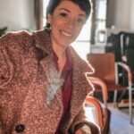 Tatiana Astengo Instagram - Feliz de anunciarles que desde este 30 de julio por @atresplayer estará disponible la serie HONOR protagonizada por el gran actor argentino Dario Grandinetti, y donde he tenido la dicha de participar. La serie fue rodada en la hermosa Sevilla-España. Va de un dilema moral, sobre un respetado juez que tendrá que decidir qué está dispuesto a hacer para salvar a su hijo tras un accidente que podría arruinarle la vida.