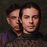 Tatiana Astengo Instagram - Hoy en cines ya tienen la película #chabucapelícula estuve presente en el Avant por ese cariño y amistad de tantos años que tengo con @lacholachabuca tantos años! desde que llegaba en su micro con sus maletas de vestuario y maquillaje ayudado por su gran amigo incondicional Josue Aron “cotito” al programa Sin Vergüenza 😀desde aquellos tiempos nos conocemos y mantenemos amistad. Me emociona mucho que haya logrado otro más de sus sueños… hacer su película que no solo entretiene sino que también te deja información relevante y muestra un mundo que existe y que lamentablemente a posta se ignora. Sé que ese es su objetivo y lo ha logrado! con el importante apoyo de @tondero y en especial de @miguelvalladares quien ha tratado esta historia con sensibilidad, respeto y corazón abierto han logrado un producto muy respetable 😎 la factura, tono, fotografía, look y dirección de actores es una gran decisión de la mano del capo @carmonadelsolar 😎 El elenco es tema aparte, trabajos precisos y cuidados de compañeros entregados y quiero hacer especial énfasis en el que se encargó de habitar a Ernesto @sergioarmasgo_ la mejor selección que pudieron tener! Le ha dado un súper vuelo con su particular carisma, misterio y ese bien respirar que tiene el actor y que logra que la cámara lo adore, gran sorpresa conocerlo y disfrutar de su trabajo🙌🏽 Tendrás diversión, amor, drama, información, esperanza, amistad, etc Vayan al cine! Más allá de ser un biopic es una historia de vida que inspira y motiva 💚 Pdta: Que hermosa y poderosa relación que se deja ver en la peli con su mano derecha y madre de su hijos Gael 🤩 @miluska_jacome, ese es otro de los temas que verán en la peli el amor INCONDICIONAL. 👏🏽