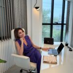 Tatiana Stefanidou Instagram - “The creative adult is the child who survived.” -Ursula Le Guin Καλημέρα από το @tlifegr @zappit.gr @newsit.gr #work #creative #creativity #ootd #officelook @assibyminalambraki