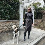 Tatiana Stefanidou Instagram - Καλημέρα κι από εμάς. 🫶🏻#dogsofinstagram #dogwalking #ootd #blackandbrown