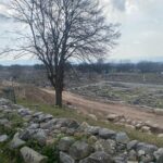 Tatiana Stefanidou Instagram - Καλημέρα από τον αρχαιολογικό χώρο των Φιλίππων. Ο βασιλιάς Φίλιππος ο Β´ τους έδωσε το όνομα του, εδώ έχασαν τη μάχη και αυτοκτόνησαν οι Ρωμαίοι στρατηγοί Βρούτος και Κάσσιος, εδώ ιδρύθηκε και η πρώτη χριστιανική εκκλησία της Ευρώπης από τον Απόστολο Παύλο. Πρόκειται για ένα μνημείο παγκόσμιας πολιτιστικής κληρονομιάς της Unesco, λίγο έξω από την Καβάλα, που αξίζει να επισκεφτείτε! #Greece#filippi#archeaology #kavala