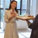 Tatiana Stefanidou Instagram - Όσο μεγαλώνουμε η αγάπη και η αφοσίωση στην οικογένεια, στους φίλους και στους συνεργάτες μας μεγαλώνει! Και είναι όμορφο να είναι αμφίδρομη! Σας ευχαριστώ όλους για τις υπέροχες εκπλήξεις σήμερα! @newsit.gr @tlifegr @zappit.gr @alphatv #birthday