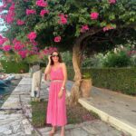 Tatiana Stefanidou Instagram - Ερωτευμένη με την Κέρκυρα , την αρχιτεκτονική της, τα μουσεία της, τη μουσική της κουλτούρα και την ποιότητα των ευγενικών και φιλόξενων κατοίκων της. Η ιστορία της δεν περιλαμβάνει τη βαρβαρότητα των Οθωμανών, που μας πήγαν 400 χρόνια πίσω αλλά το αποτύπωμα μόνο δυτικών κατακτητών και αυτό είναι εμφανές παντού. Είναι αναγκαίο η κρατική εξουσία να στηρίξει το νησί περισσότερο με μεγάλα έργα υποδομών και όχι μόνο να εισπράττει τα πλουσιοπάροχα ποσά από τον τουρισμό του. #corfu #greece