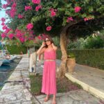 Tatiana Stefanidou Instagram - Ερωτευμένη με την Κέρκυρα , την αρχιτεκτονική της, τα μουσεία της, τη μουσική της κουλτούρα και την ποιότητα των ευγενικών και φιλόξενων κατοίκων της. Η ιστορία της δεν περιλαμβάνει τη βαρβαρότητα των Οθωμανών, που μας πήγαν 400 χρόνια πίσω αλλά το αποτύπωμα μόνο δυτικών κατακτητών και αυτό είναι εμφανές παντού. Είναι αναγκαίο η κρατική εξουσία να στηρίξει το νησί περισσότερο με μεγάλα έργα υποδομών και όχι μόνο να εισπράττει τα πλουσιοπάροχα ποσά από τον τουρισμό του. #corfu #greece